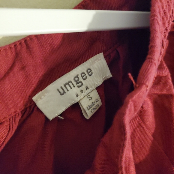 Umgee USA Embroidered Burgundy Short Sleeve off the Shoulder Shirt Size Small - Picture 3 of 4